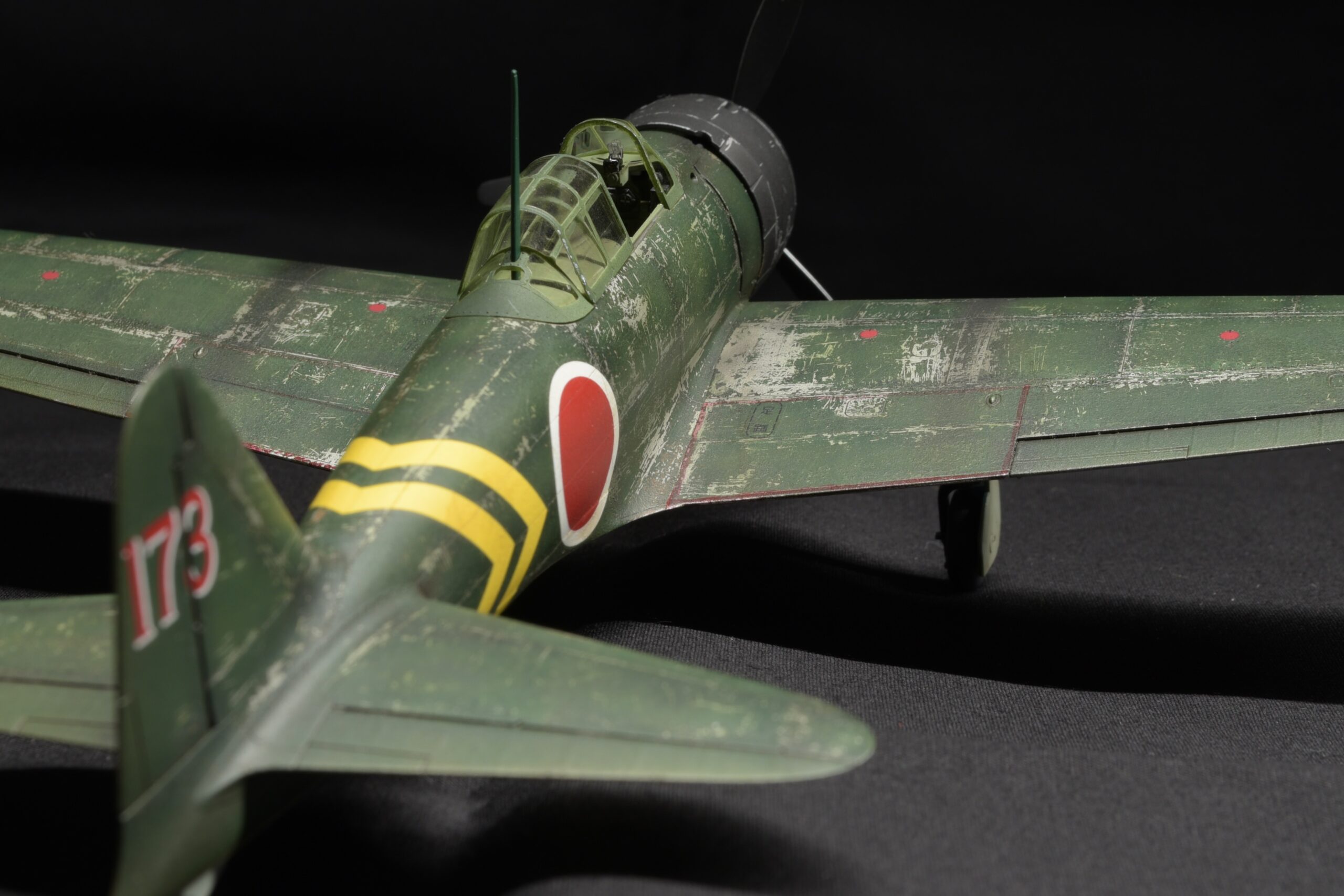 タミヤ1/48 零戦二二型 機体番号173 尾翼アップ